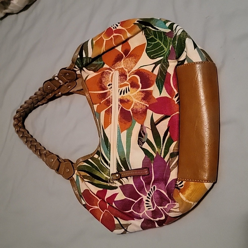 Relic Shoulder Bag - Picture 5 of 12